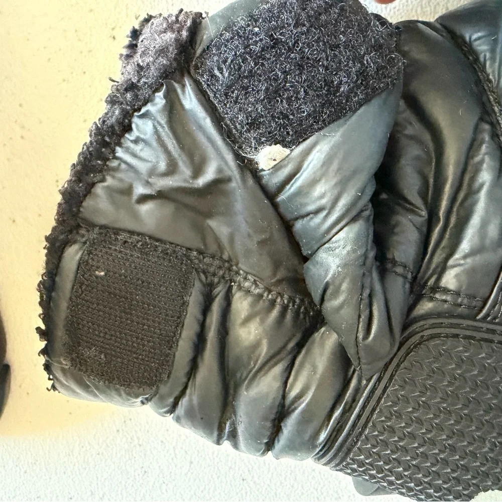 Hunter Kids' Intrepid Insulated Snow Boots in black.
